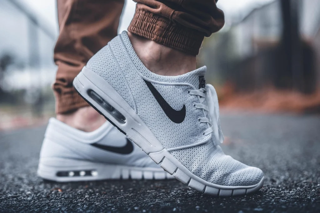 The Evolution of the White Sneaker: From Athletic Performance to Urban Essential white breathable running sneakers street style